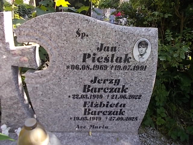 Grób Elżbieta Barczak