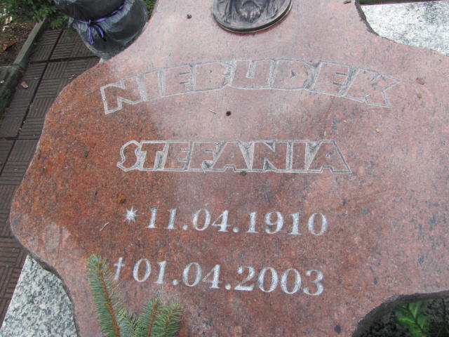 Stefania Niebudek 1910 Złotoryja - Grobonet - Wyszukiwarka osób pochowanych