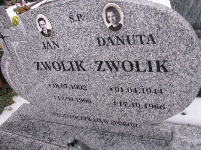 Danuta Zwolik 1944 Złotoryja - Grobonet - Wyszukiwarka osób pochowanych