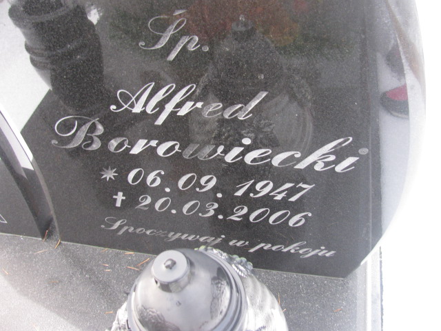 Robert Borowiecki 1972 Złotoryja - Grobonet - Wyszukiwarka osób pochowanych
